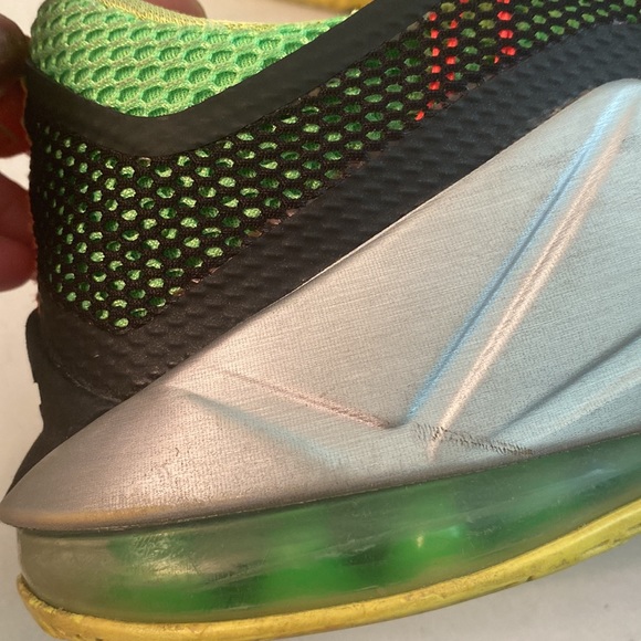 Nike LeBron 12 Low Remix 724557-003 shoes main image 16